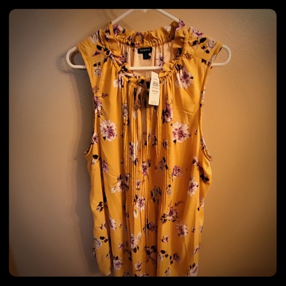 torrid Tops - 🎆Torrid sleeveless blouse🎆